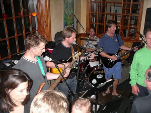 435614261605_0_BG.jpg.w300h225