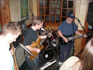 897714261605_0_BG.jpg.w300h225